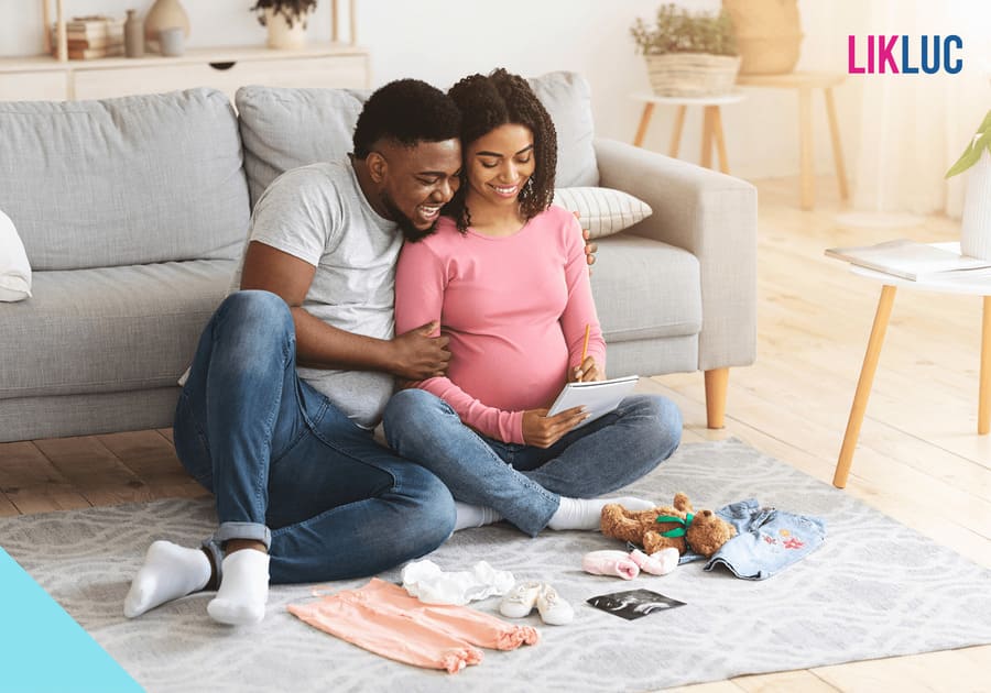 pais escolhendo nomes para bebe