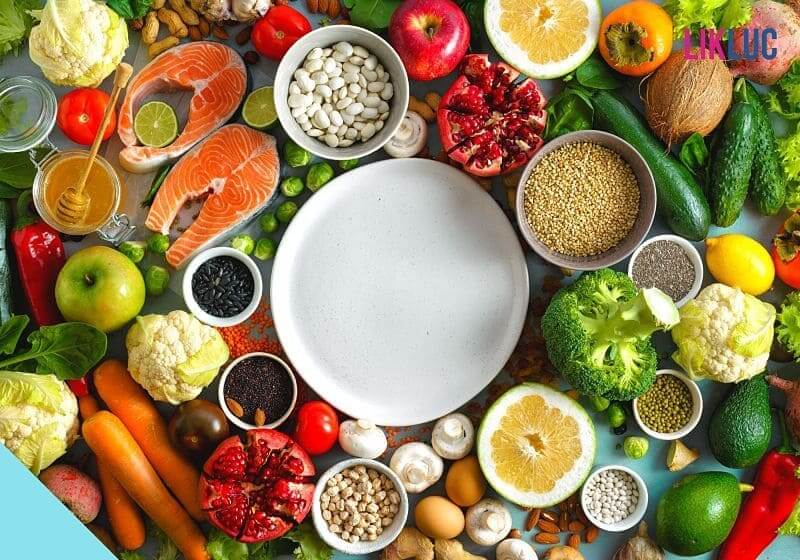 Diversos alimentos verdes, verduras à furtas