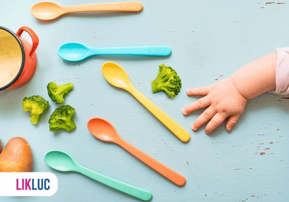 Colheres coloridas para introdução alimentar dos bebê