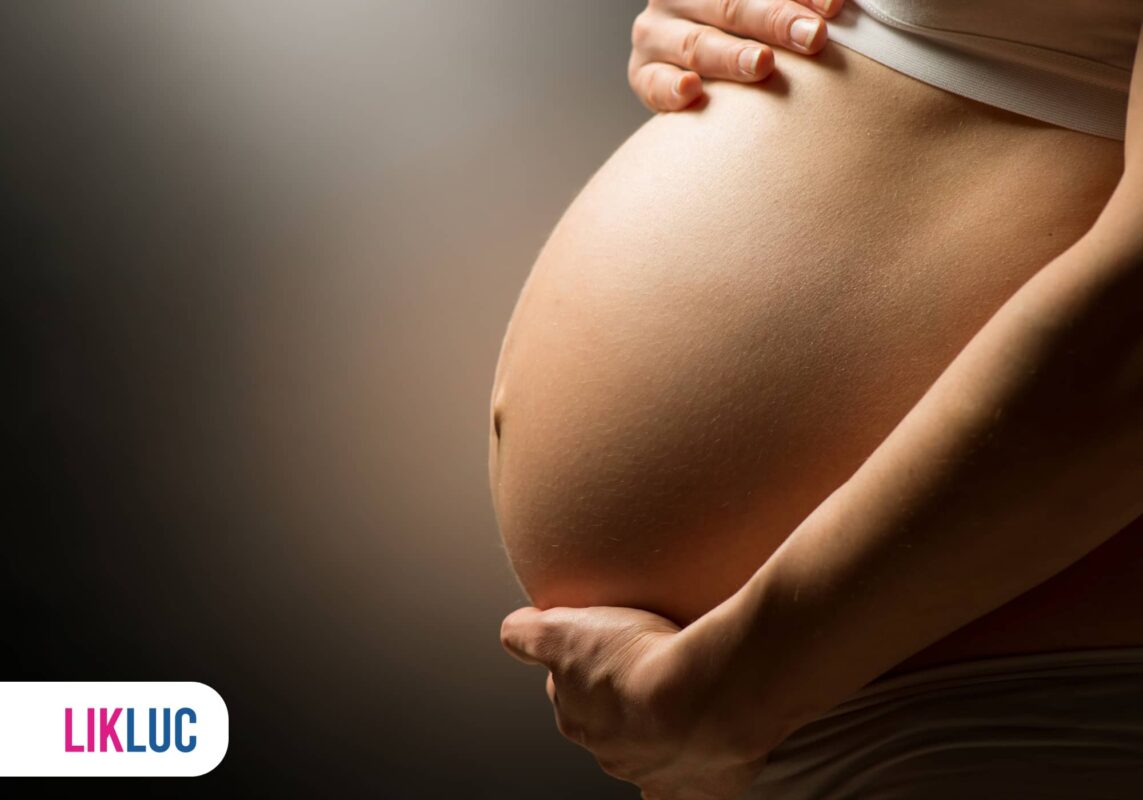 Barriga de gestante em foco