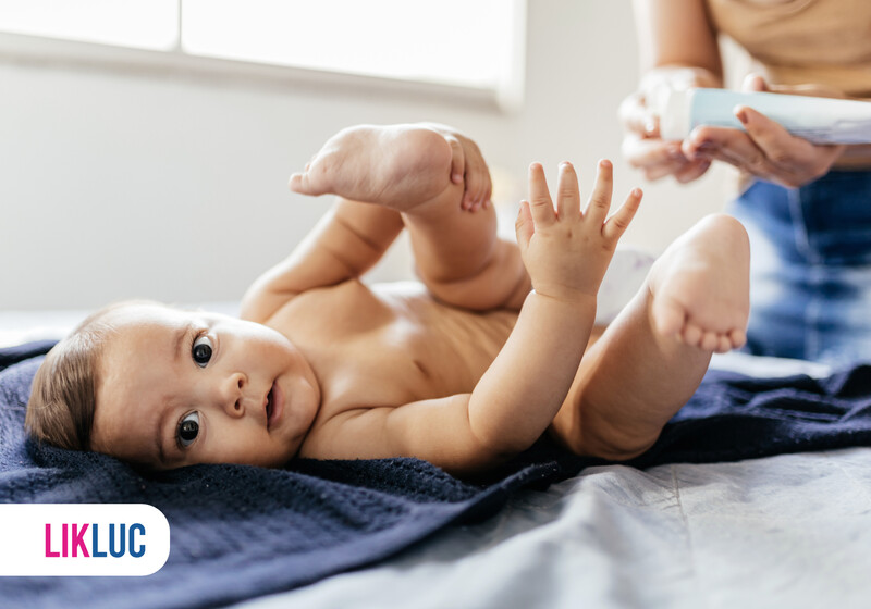 9f12179e bebe dormindo no berco80 Bebê nu brincando em berço aconchegante