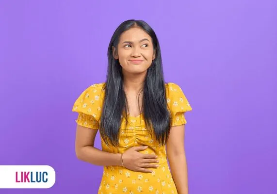 Mulher com enjoo logo nas primeiras semanas de gravidez